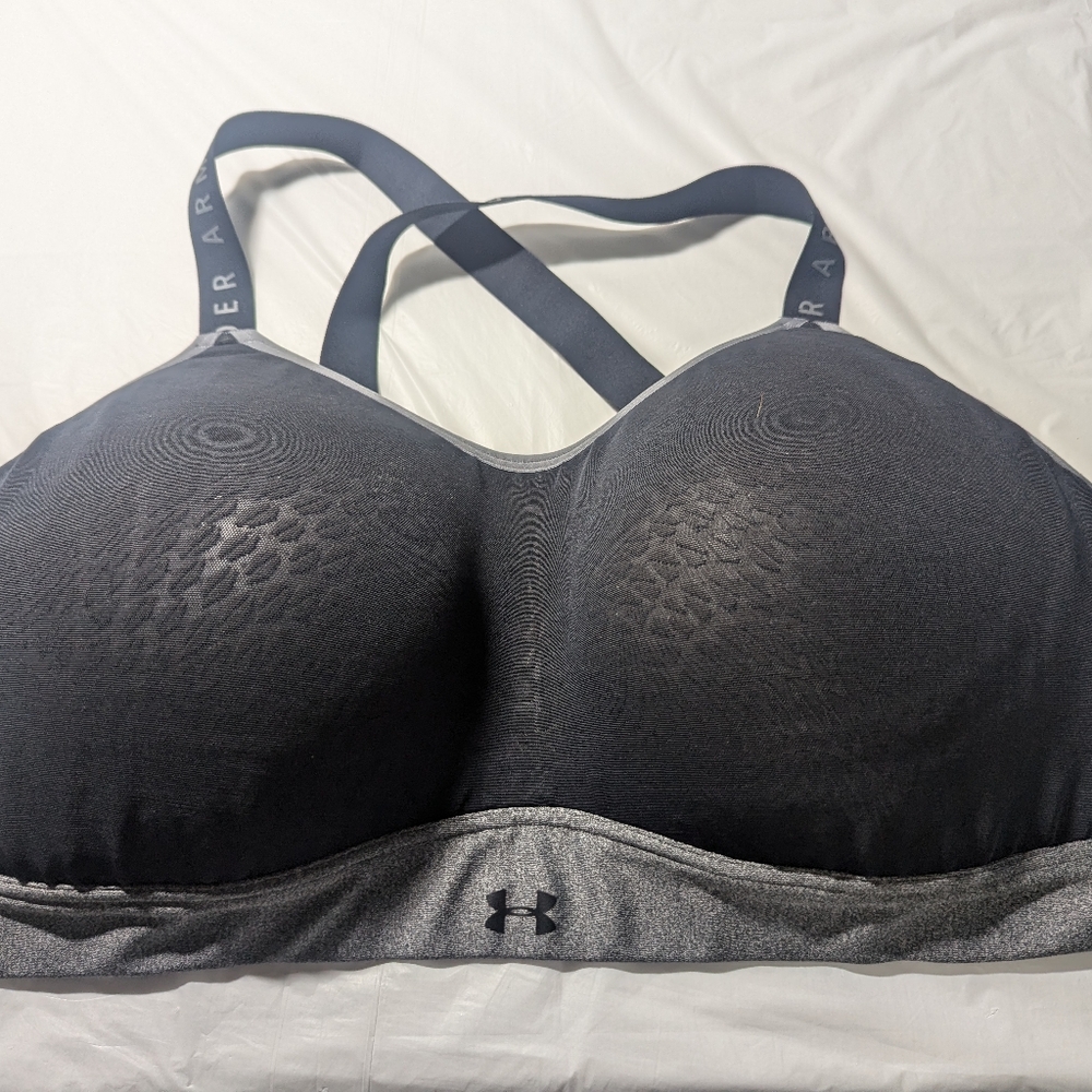 Under Armour Sports Bra  2X- Gray & Black. Racerback Straps; Adjustable